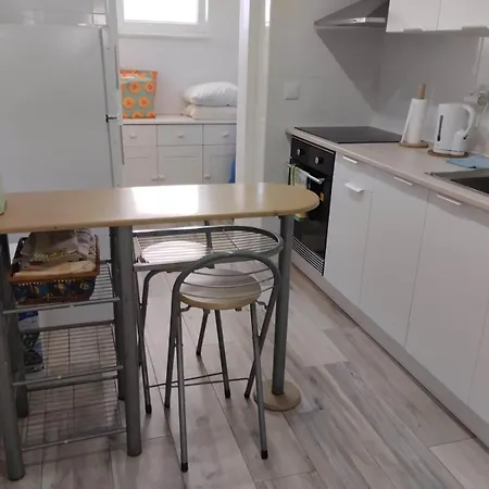 The Tram 18 Space * ליסבון