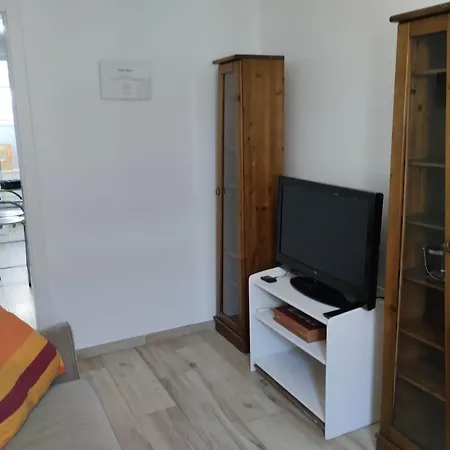 The Tram 18 Space Лиссабон