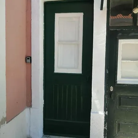 The Tram 18 Space Дом отдыха