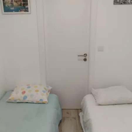 The Tram 18 Space * Lissabon